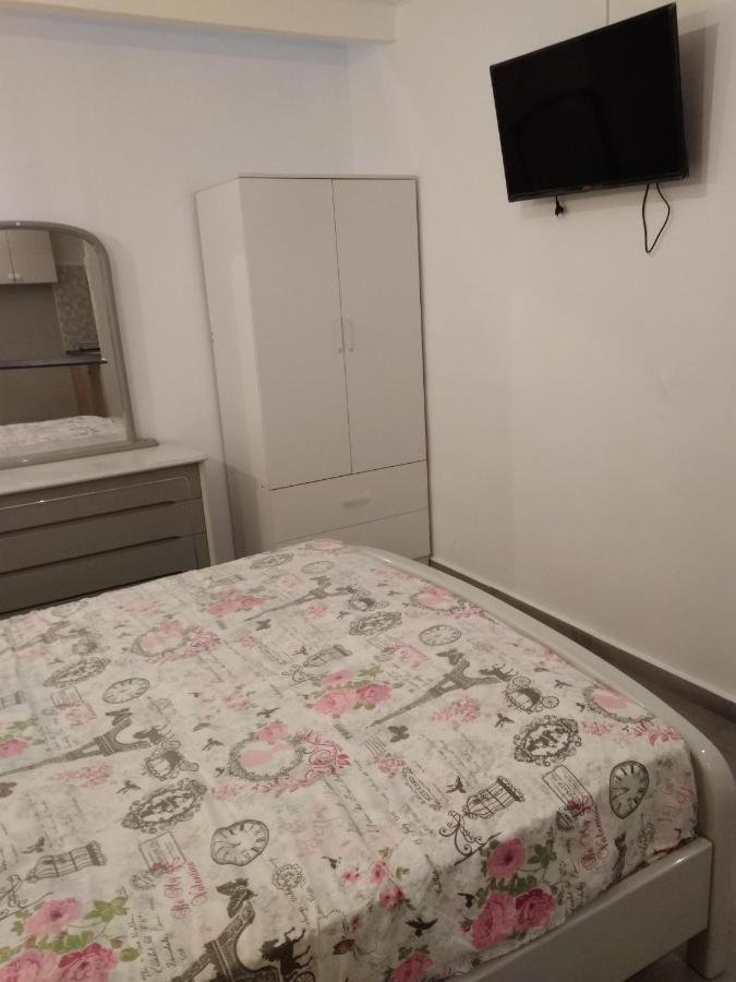 Lejlighed i Pagrati på 32 m². Soveværelser: 1. Private badeværelser: 1. Athen Eksteriør billede